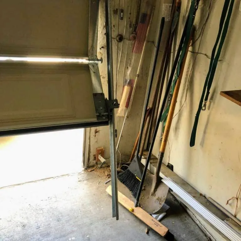 Garage door interior mechanism